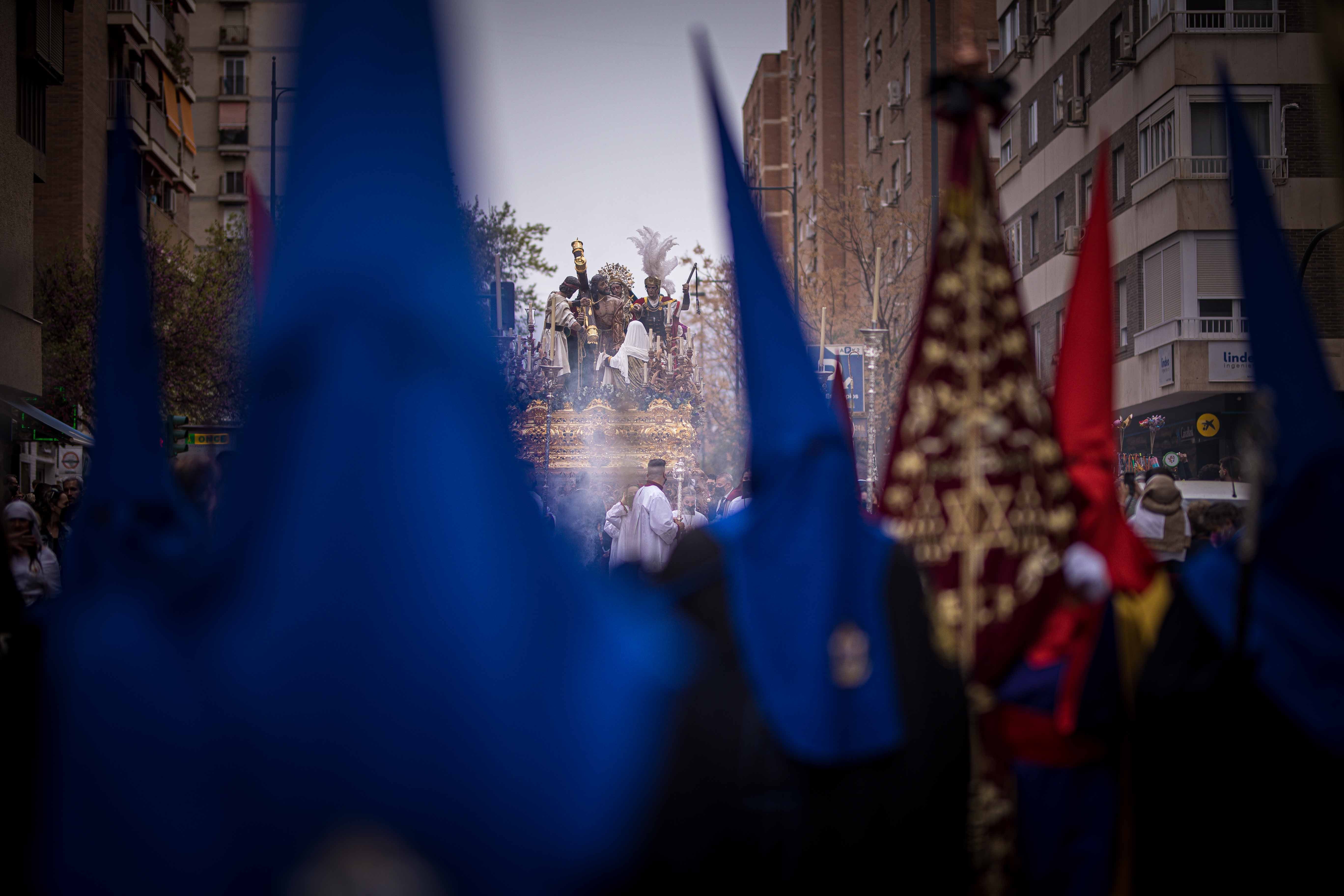 La zaidinera ha sido la primera hermandad en hacer su estación de penitencia este Lunes Santo