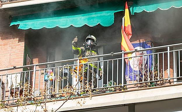 El incendio en un piso de Granada ha podido ser causado por su dueño, un anciano enfermo