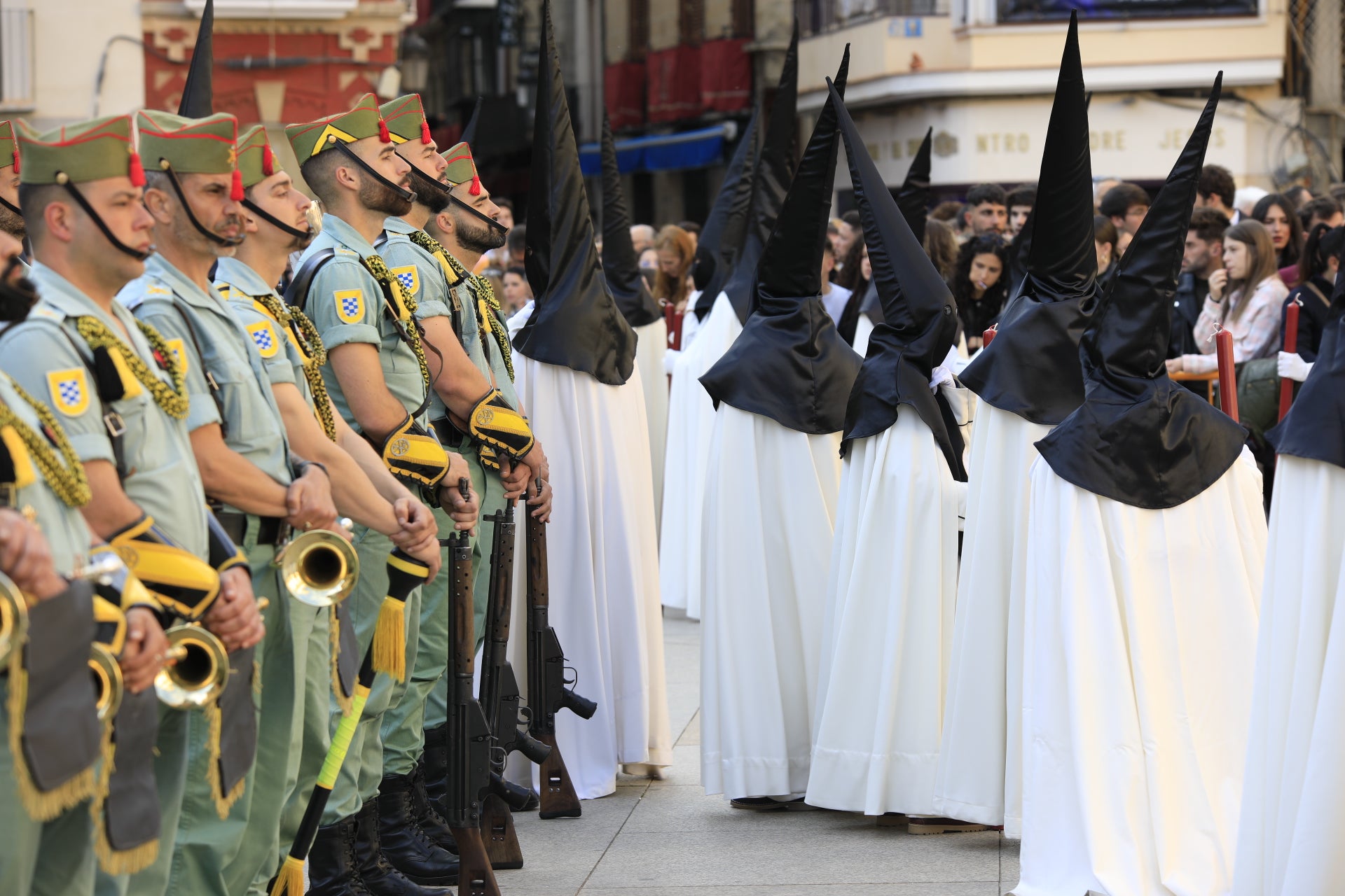 Fotos: La Buena Muerte, en las calles de Jaén