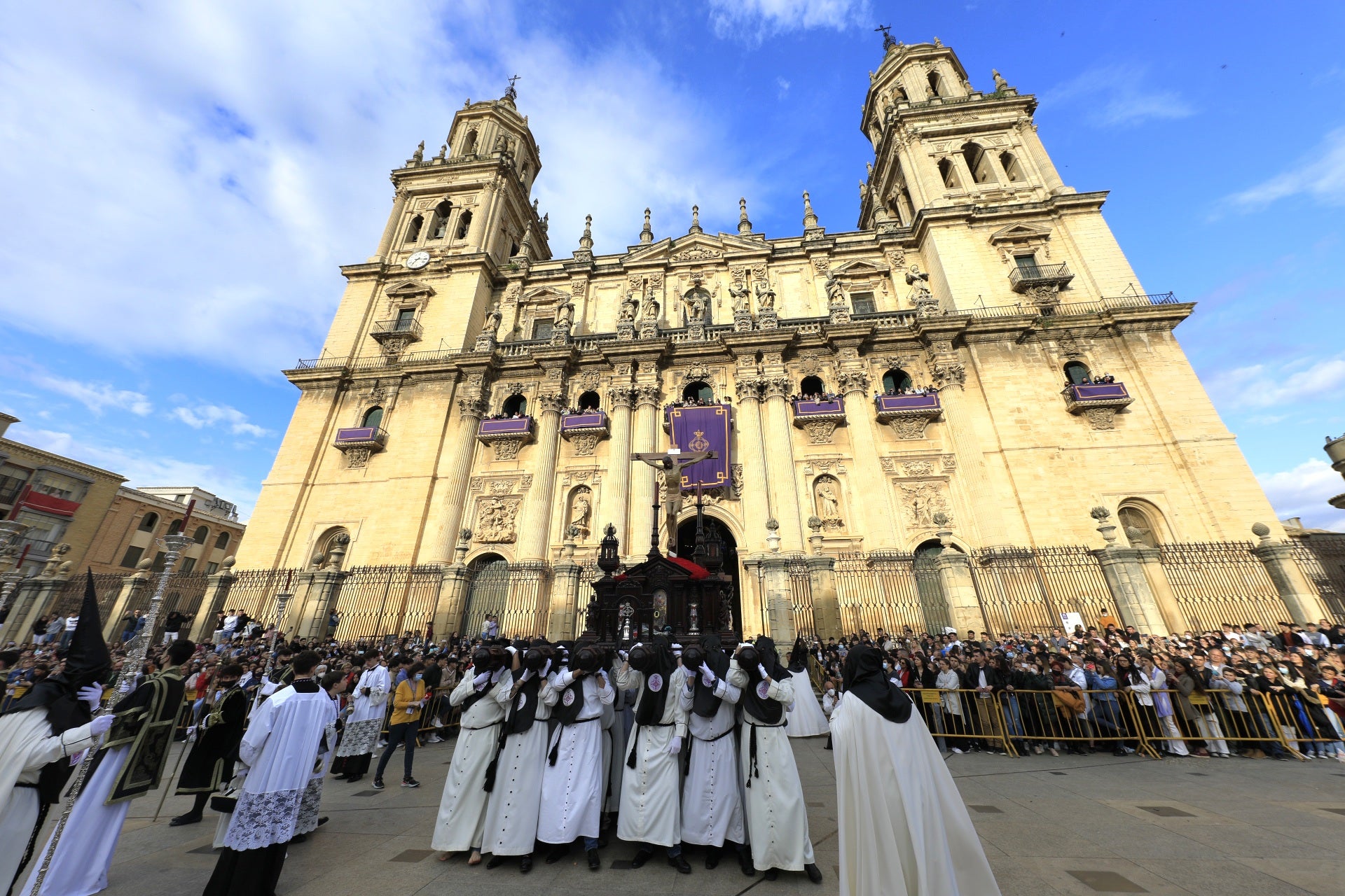 Fotos: La Buena Muerte, en las calles de Jaén