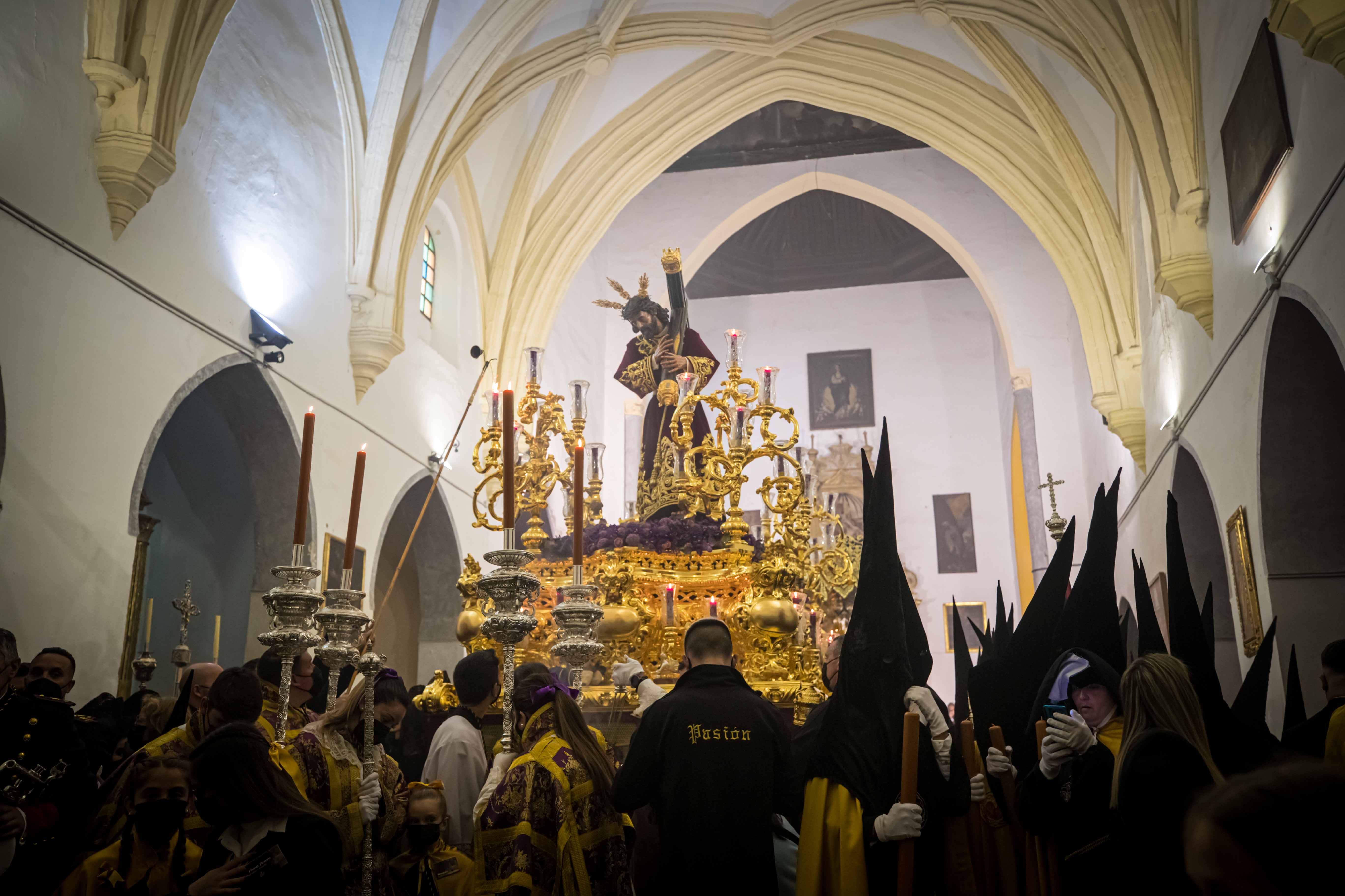 Fotos: La Estrella luce sus colores por el Albaicín