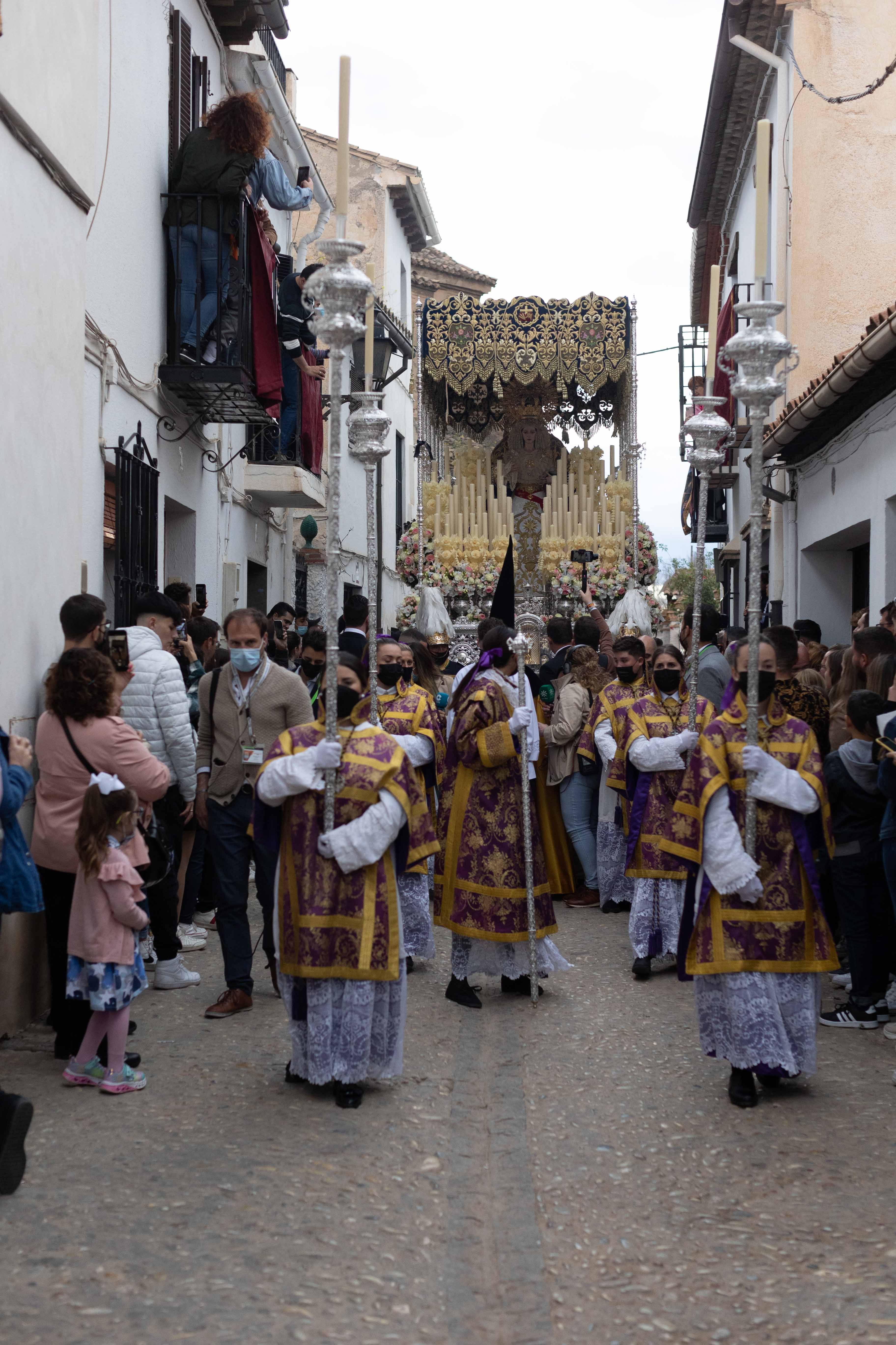 Fotos: La Estrella luce sus colores por el Albaicín