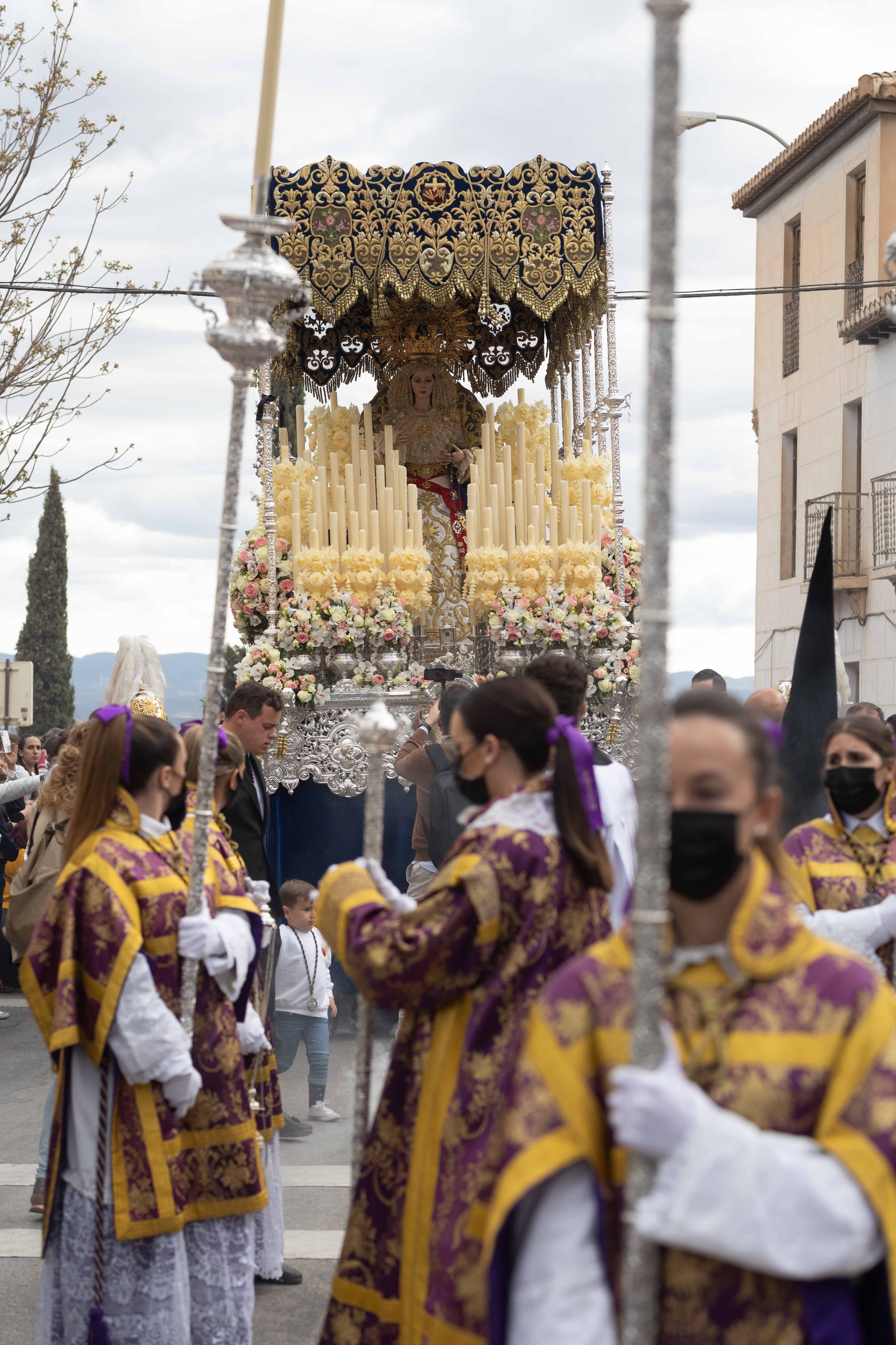 Fotos: La Estrella luce sus colores por el Albaicín