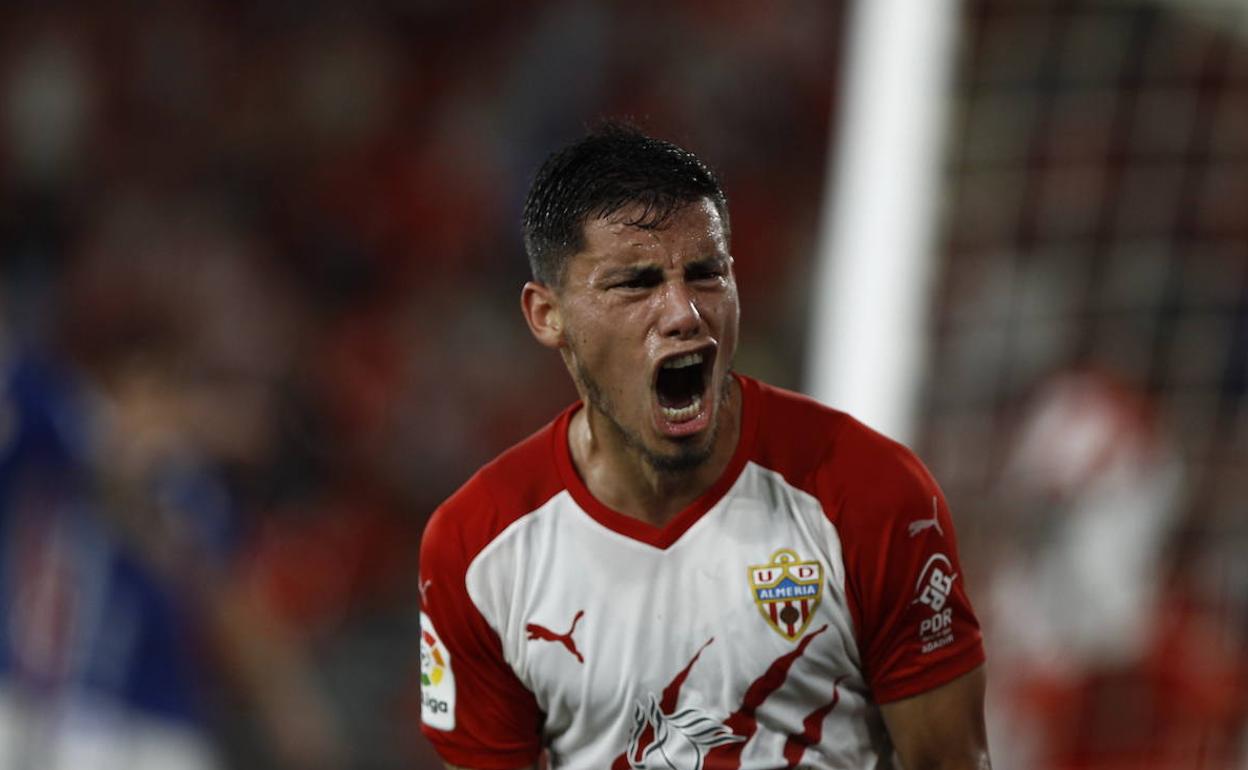 Robertone celebra con rabia uno de los tres goles que ha hecho este año. 