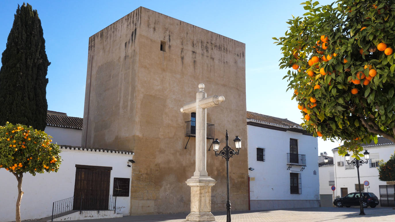 Torréon de Las Gabias, en la plaza del Fuerte