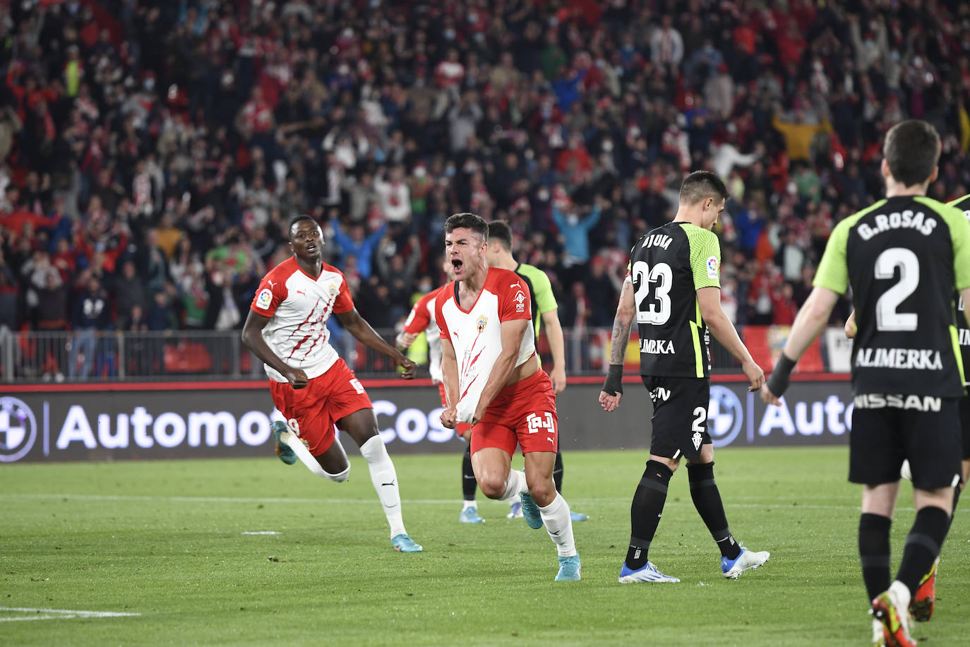 Curro celebra el gol y desata la locura en el Juegos Mediterráneos. 