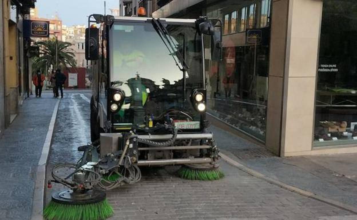 Image de uno de los camiones de limpieza de FCC en Jaén. 