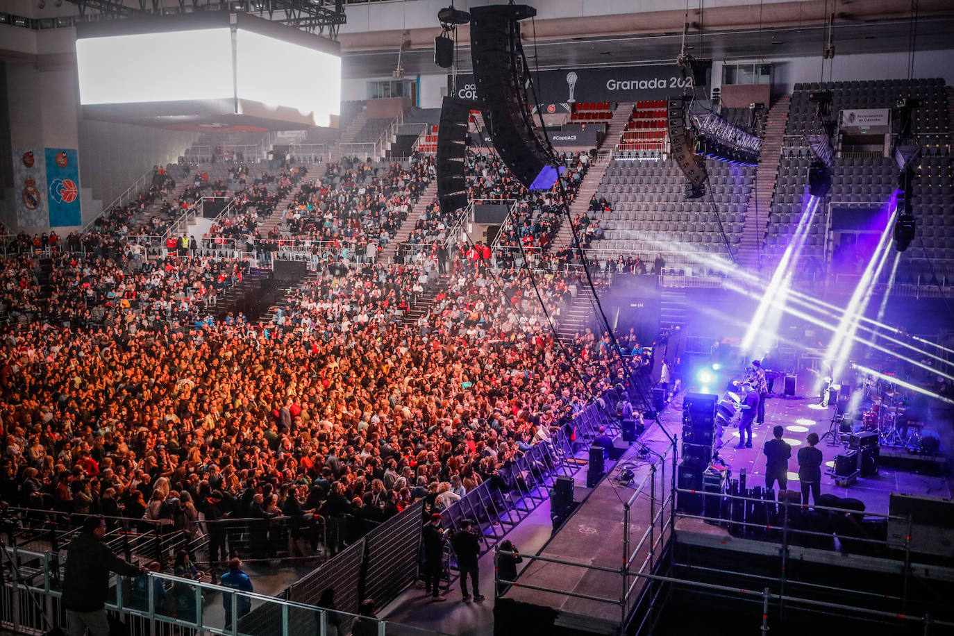 Lleno en el Palacio de los Deportes y entusiasmo a raudales.