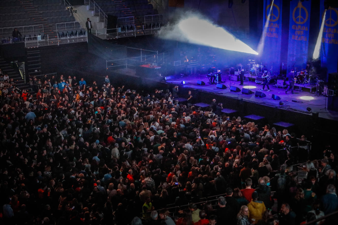 Lleno en el Palacio de los Deportes y entusiasmo a raudales.