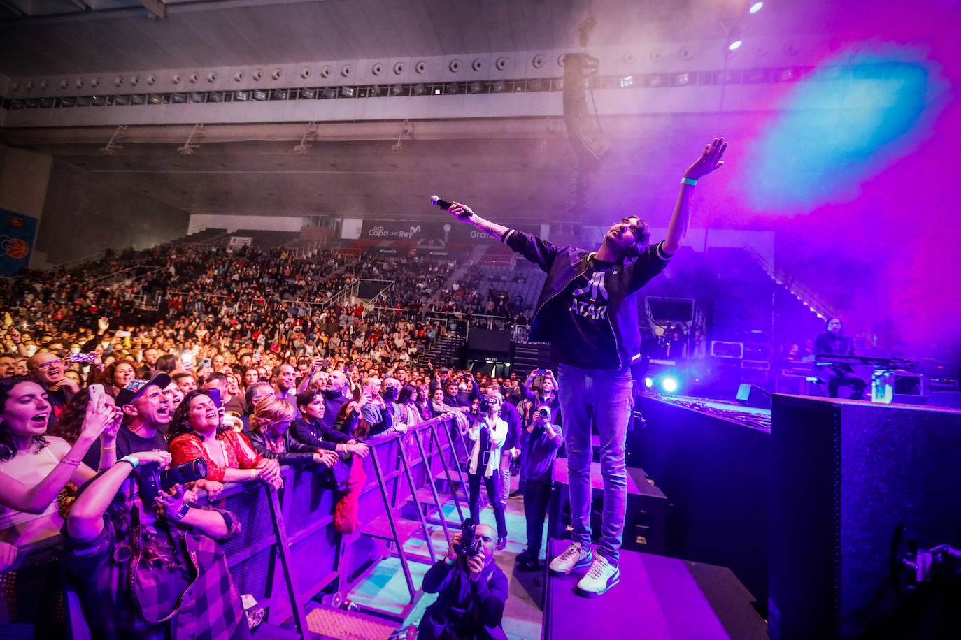 Lleno en el Palacio de los Deportes y entusiasmo a raudales.