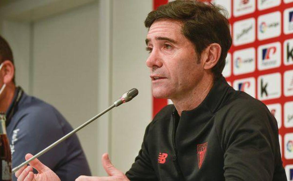 Marcelino comparece ante los medios en Bilbao. 