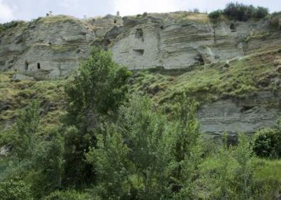 Imagen secundaria 1 - Una fortaleza excavada en la roca para defender el Altiplano de Granada