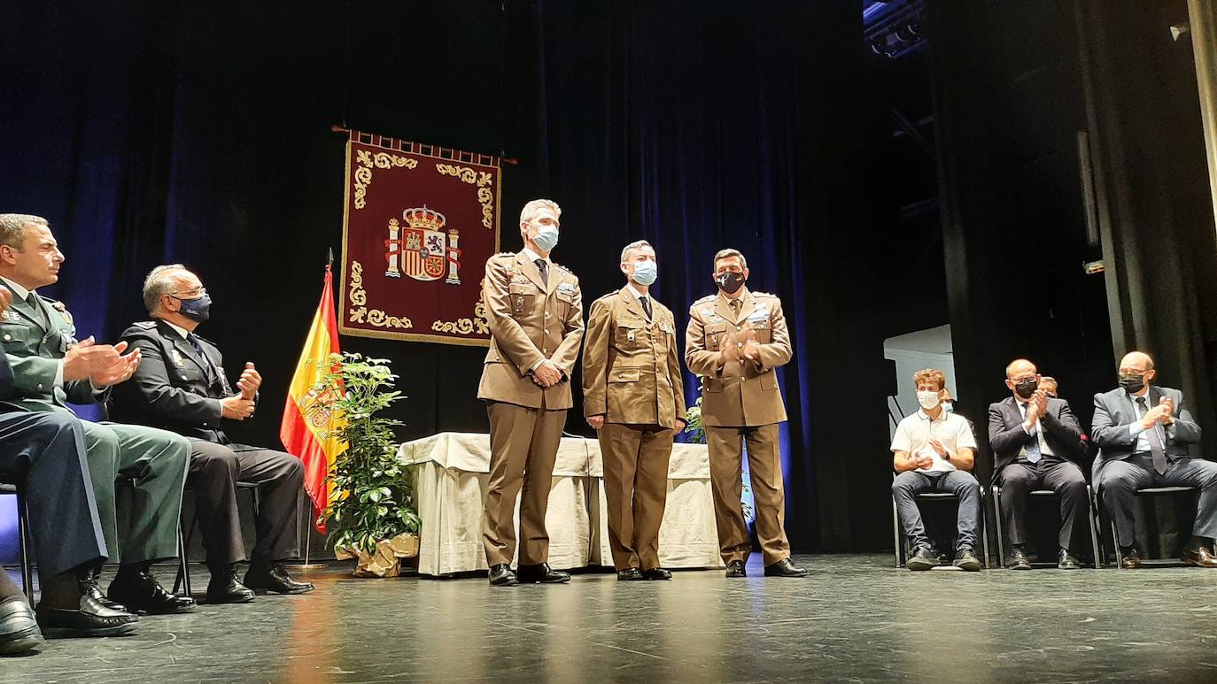 Acto institucional de la Subdelegación de Defensa en el Teatro Darymelia.