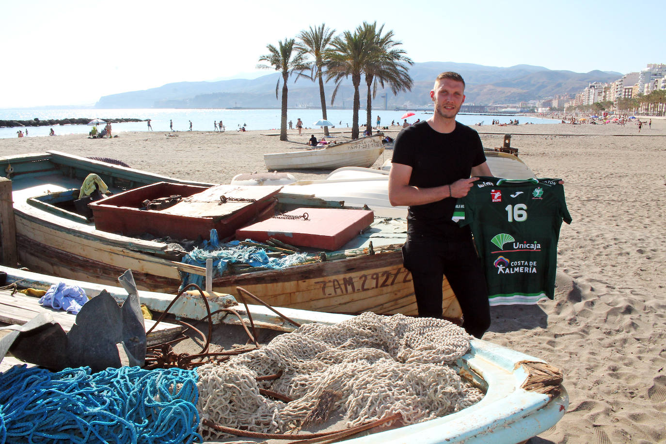 Pablo Kukartsev echará de menos la playa de Almería tras su partida a Bélgica. 