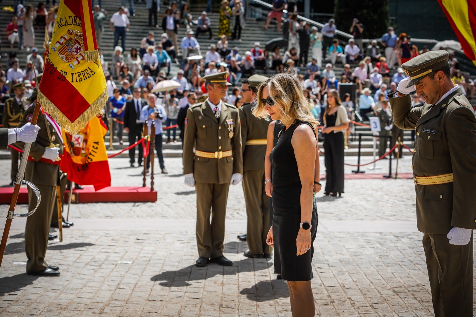 Más de 300 granadinos han llevado a cabo el juramento en la explanada del Palacio de Congresos.