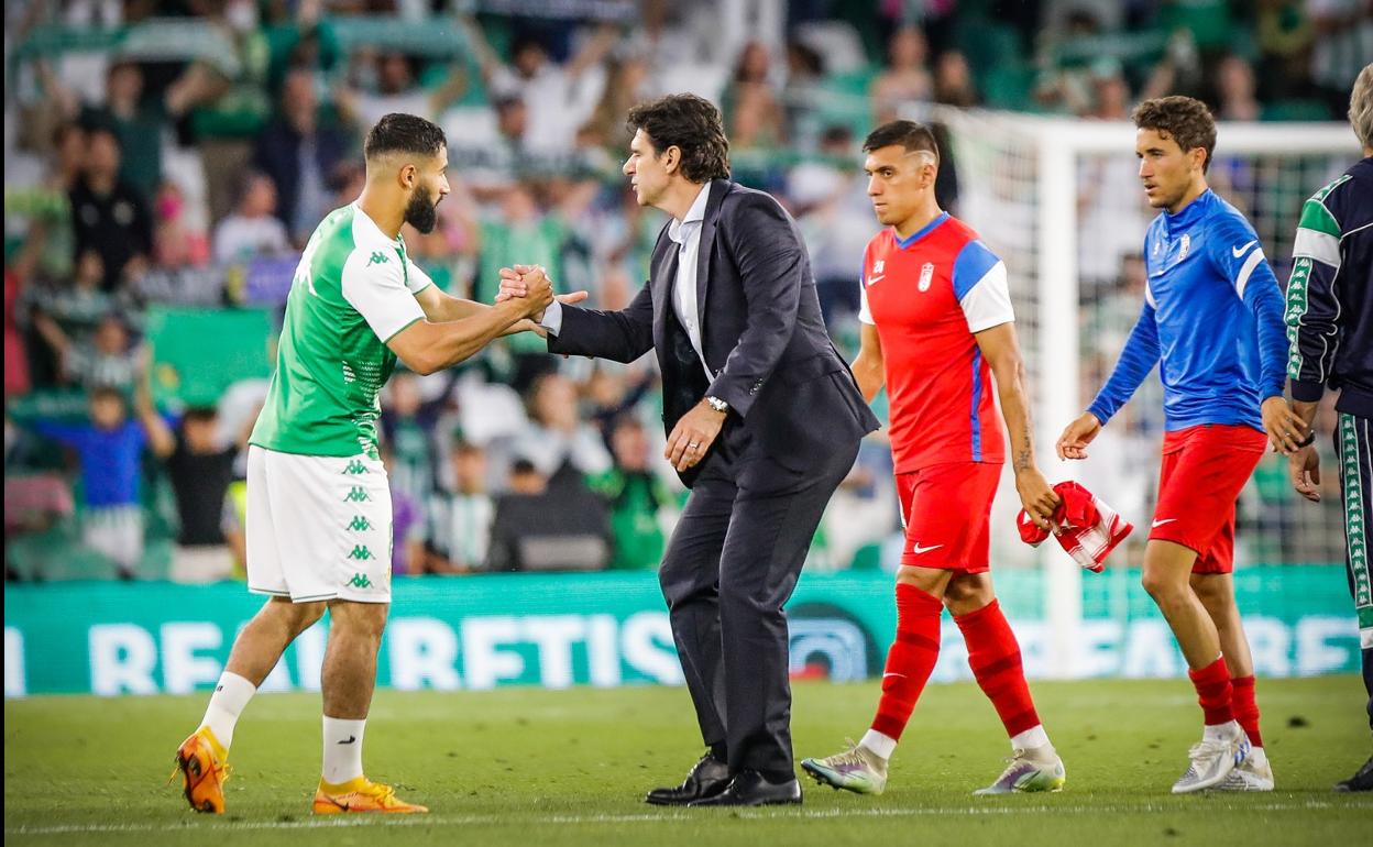 Karanka saluda a Nabil Fekir. 