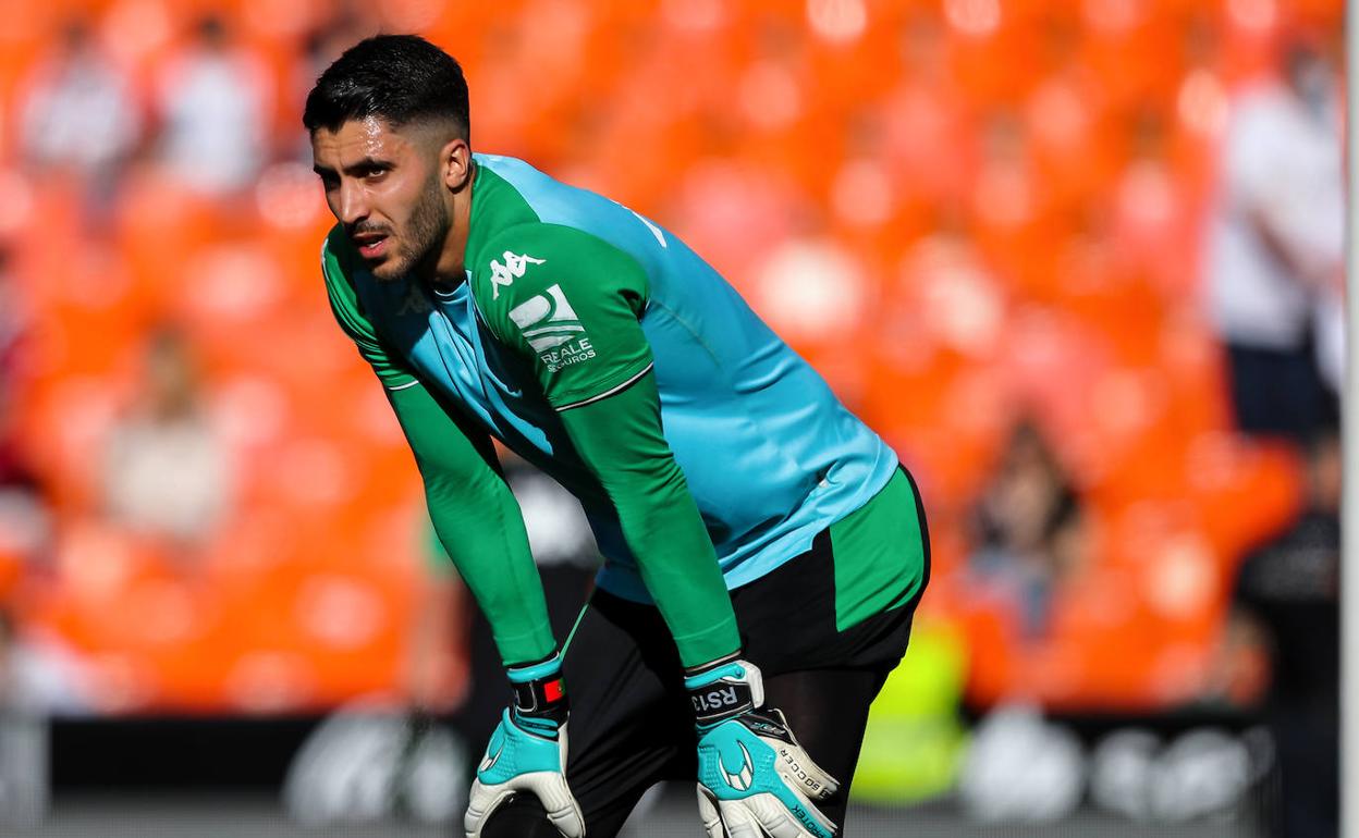 Rui Silva, en el calentamiento del partido con el Valencia. 