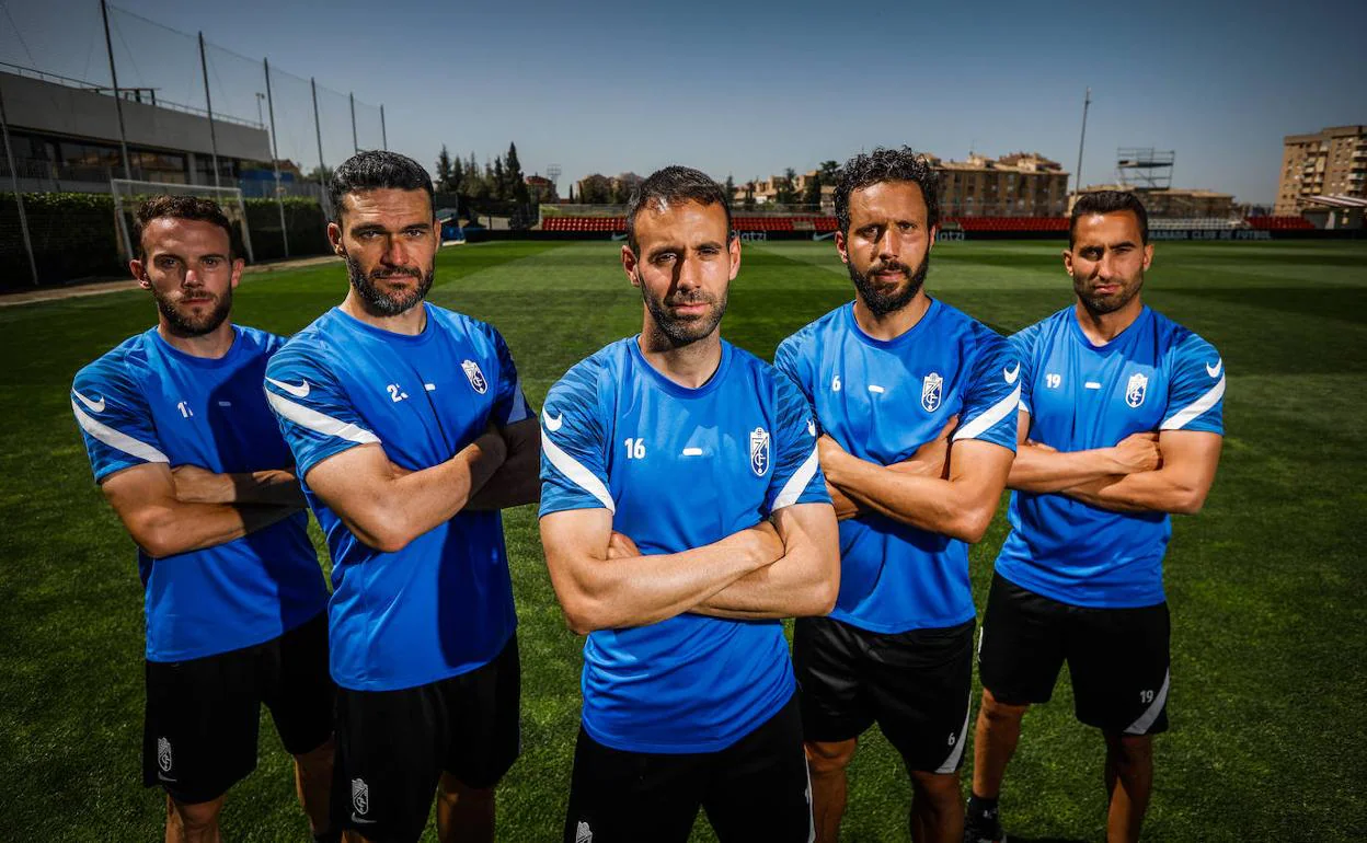 Quini, Jorge Molina, Víctor Díaz, Germán y Montoro, los cinco capitanes del Granada. 