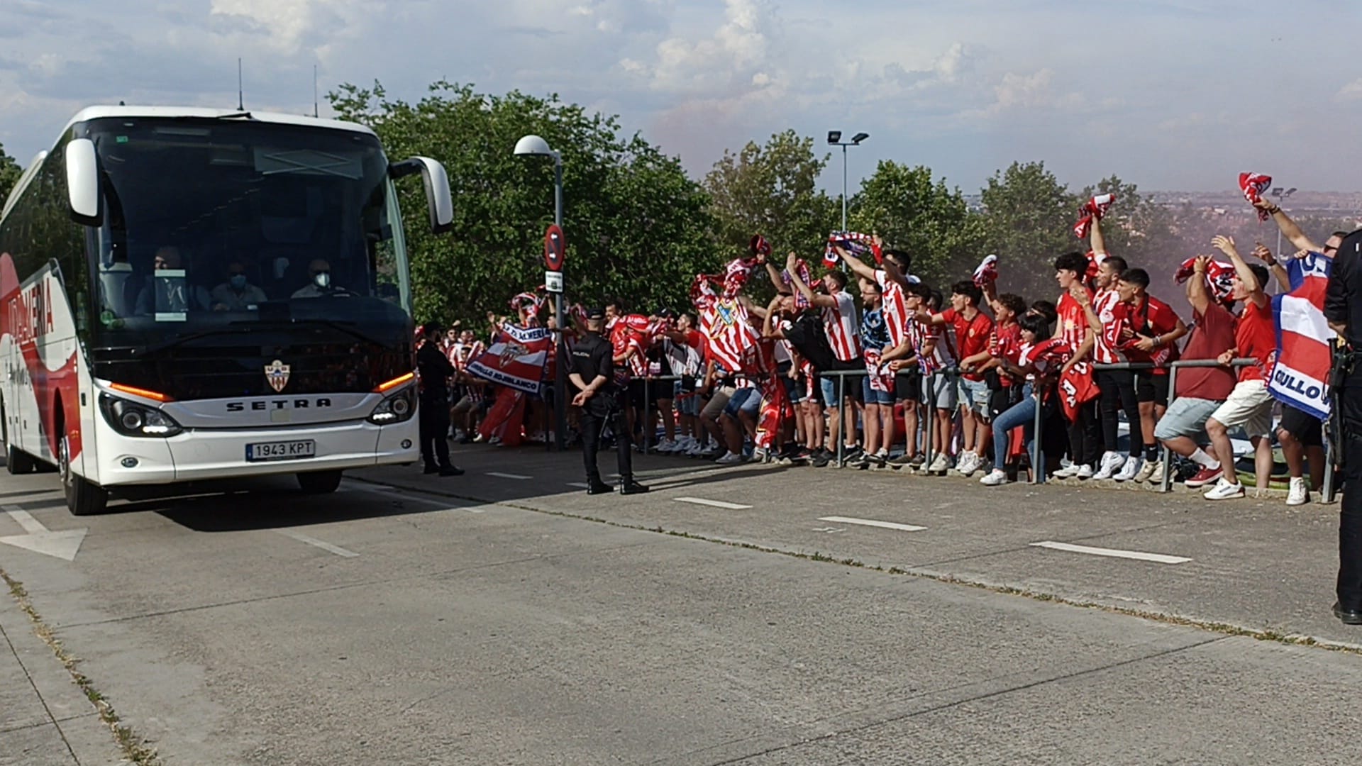 Fotos: Leganés es rojiblanco