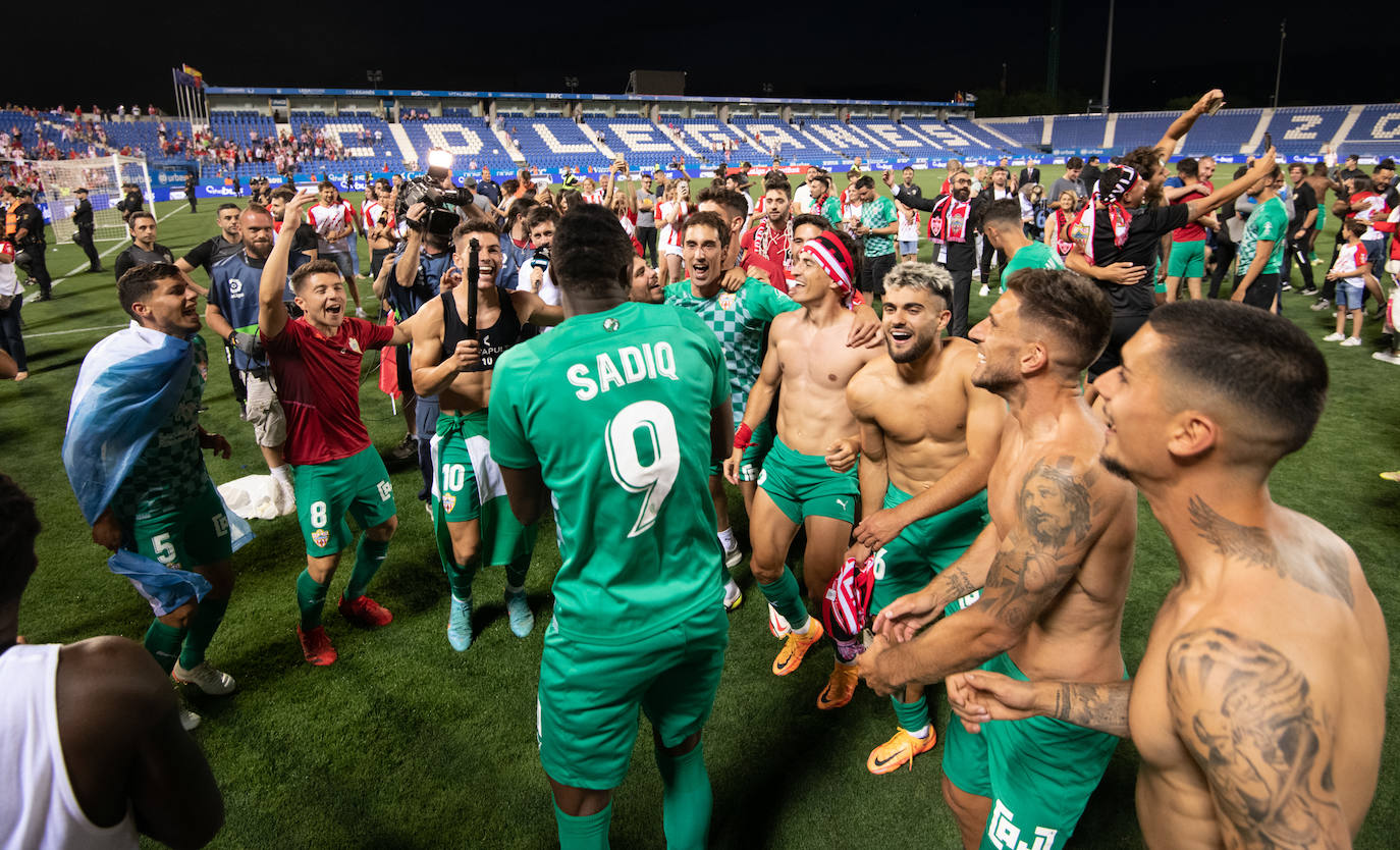 El partido del Almería en Butarque, a pie de campo
