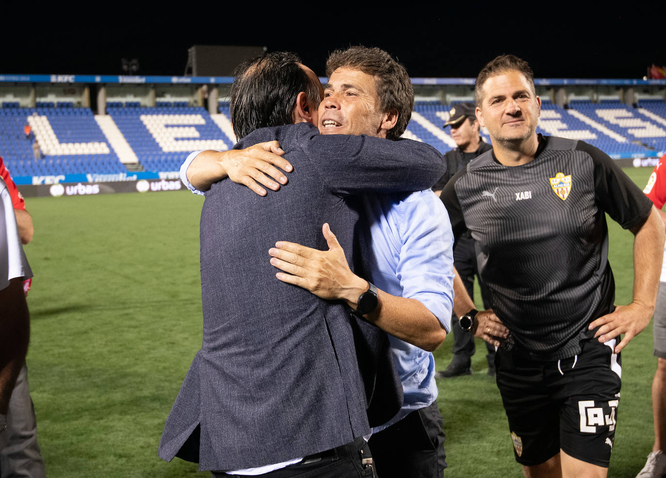 El partido del Almería en Butarque, a pie de campo