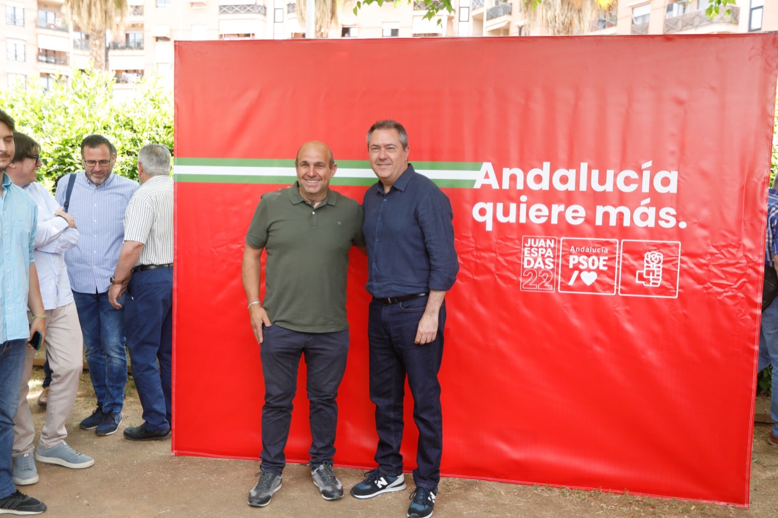 Más de 80 imágenes de los ediles socialistas de la provincia con el candidato del partido a la presidencia de la Junta