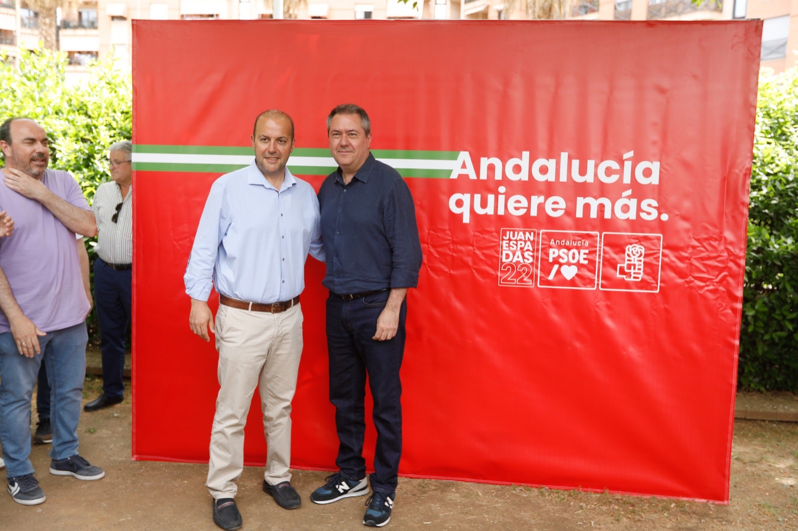 Más de 80 imágenes de los ediles socialistas de la provincia con el candidato del partido a la presidencia de la Junta