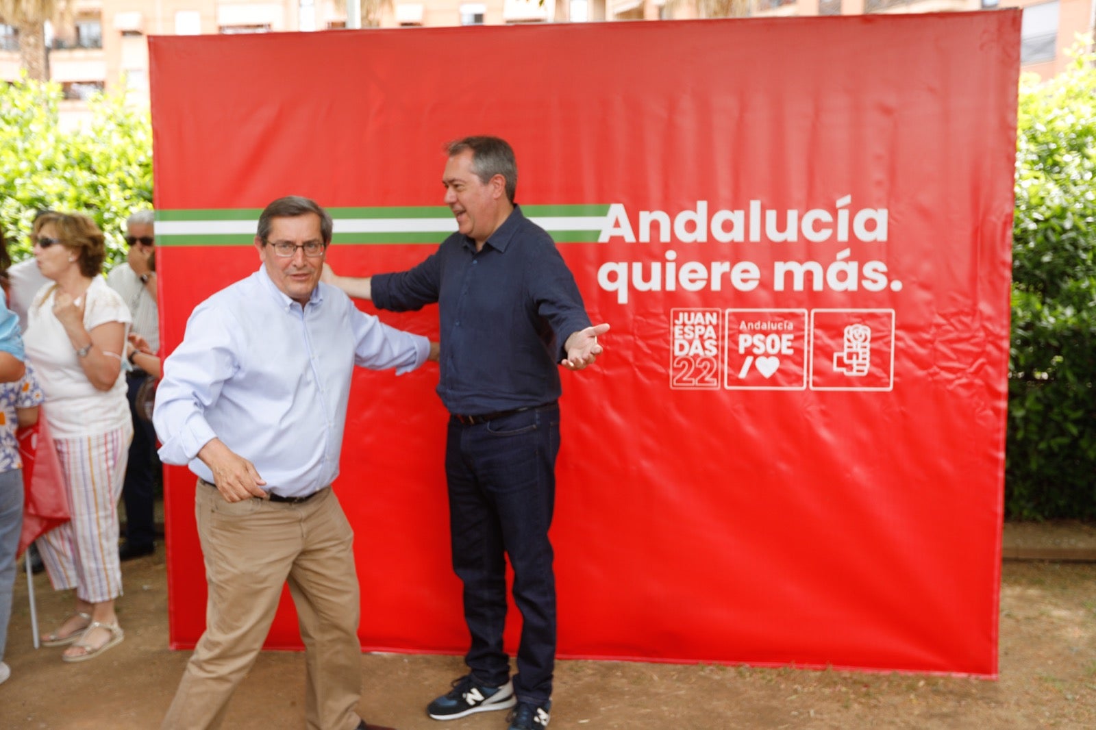 Más de 80 imágenes de los ediles socialistas de la provincia con el candidato del partido a la presidencia de la Junta