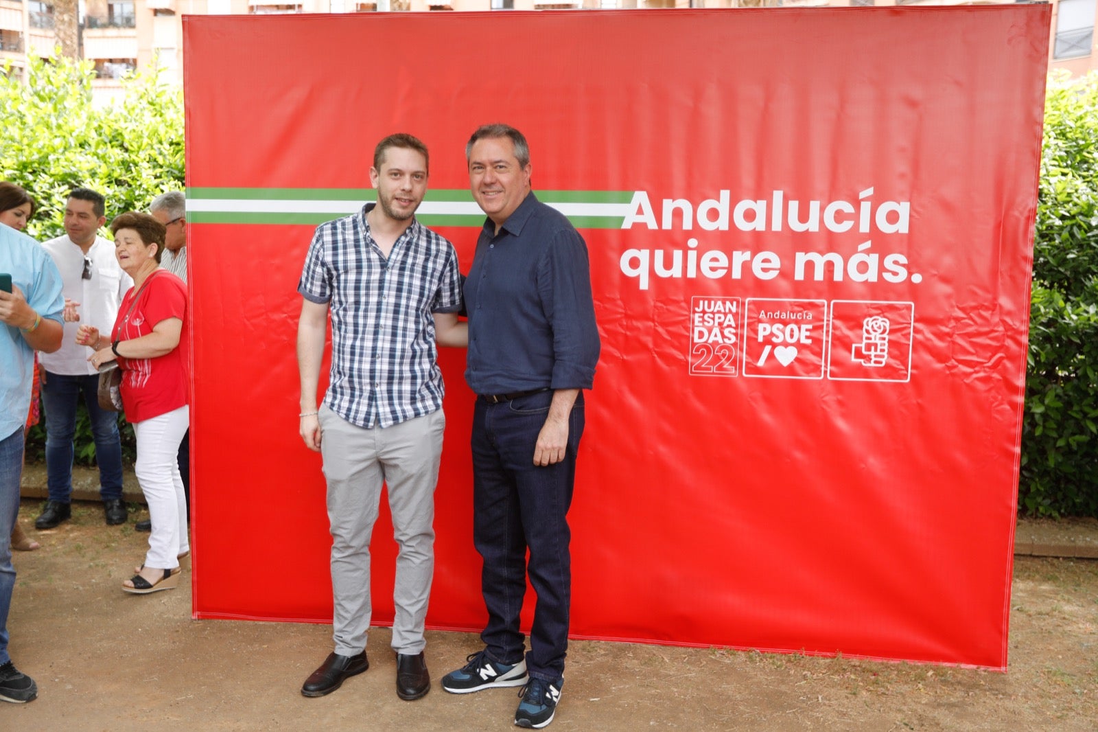 Más de 80 imágenes de los ediles socialistas de la provincia con el candidato del partido a la presidencia de la Junta