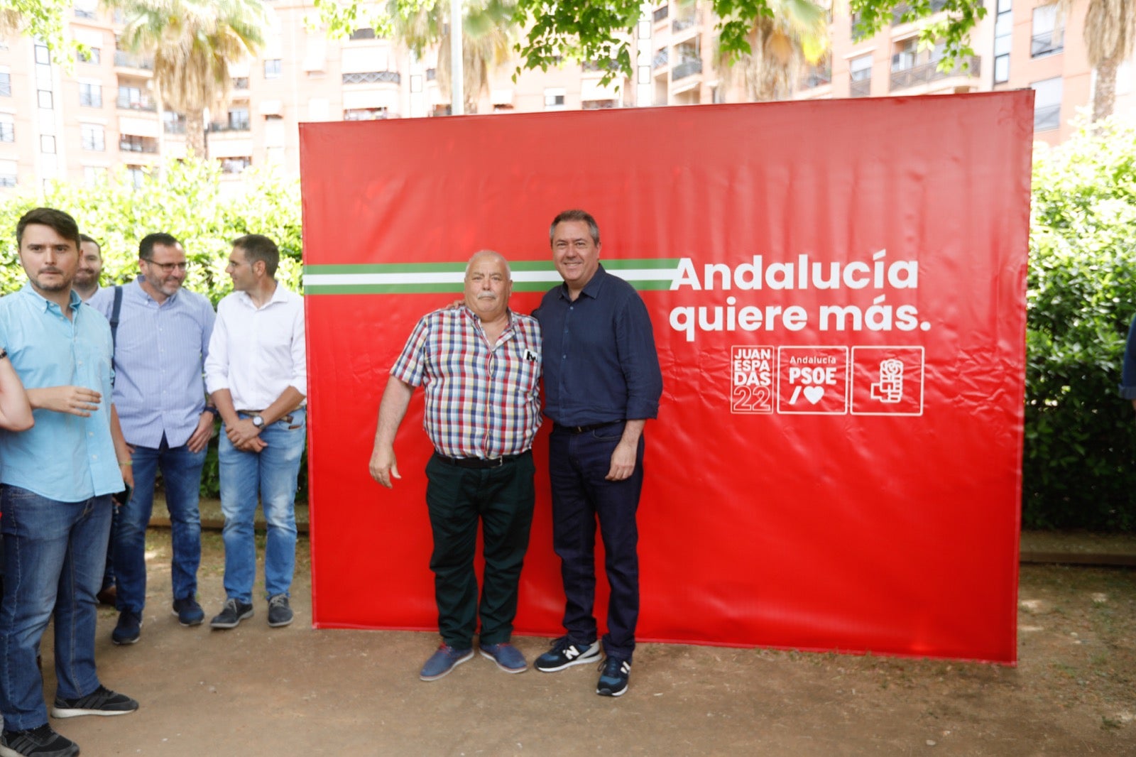 Más de 80 imágenes de los ediles socialistas de la provincia con el candidato del partido a la presidencia de la Junta