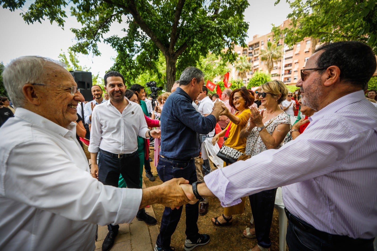 Más de 80 imágenes de los ediles socialistas de la provincia con el candidato del partido a la presidencia de la Junta