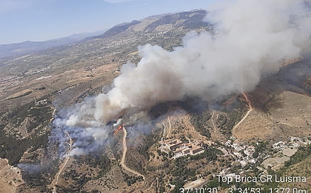 El vídeo del incendio en el Albaicín visto desde al aire