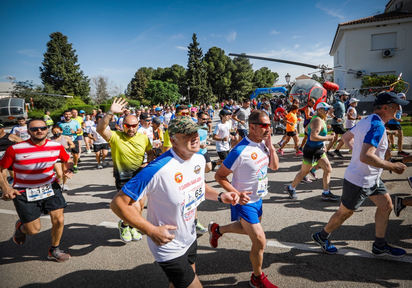 Así se ha desarrollado la segunda carrera de 'Los Volantones', celebrada con motivo de los actos del centenario de la base