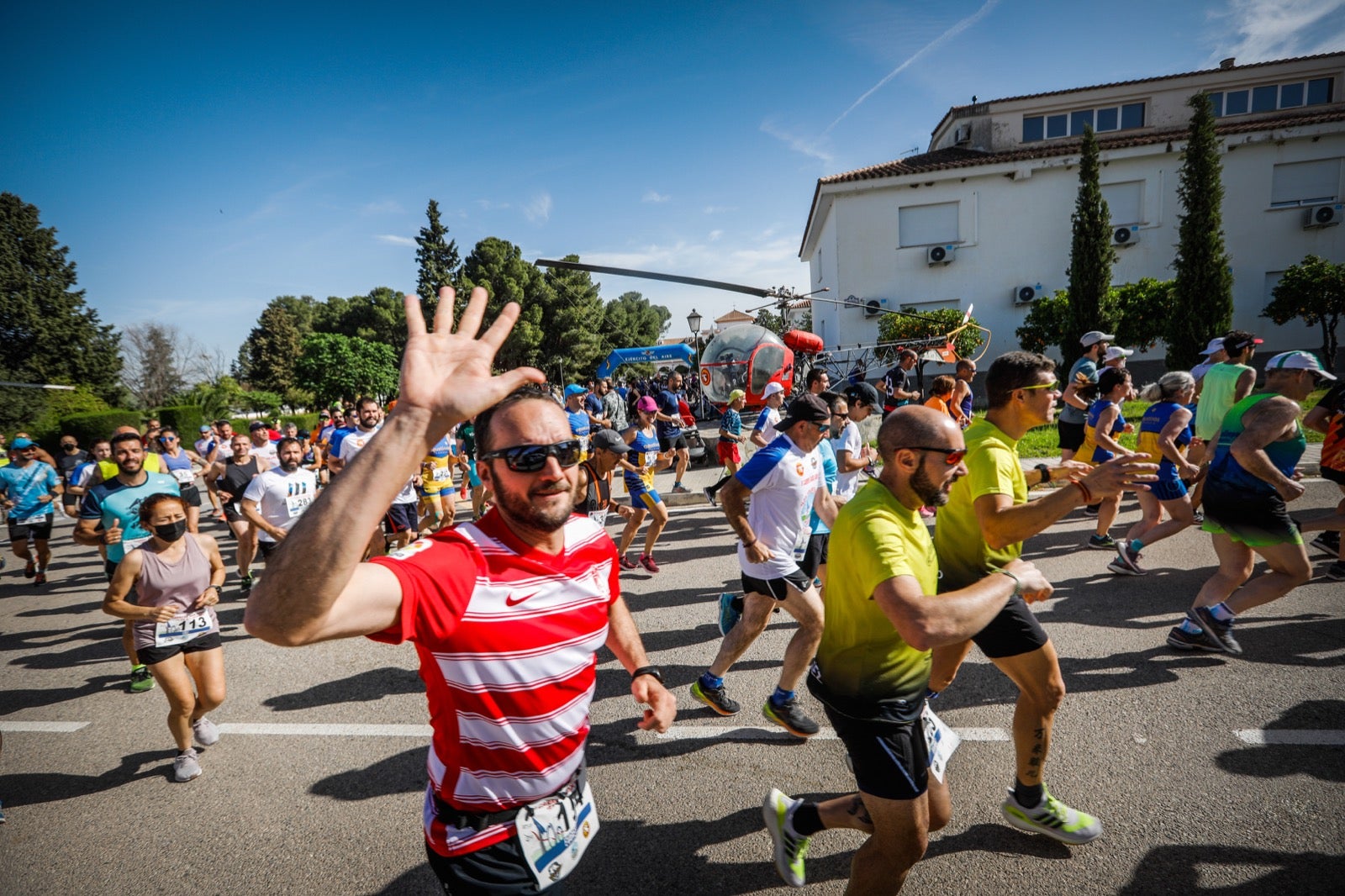 Así se ha desarrollado la segunda carrera de 'Los Volantones', celebrada con motivo de los actos del centenario de la base