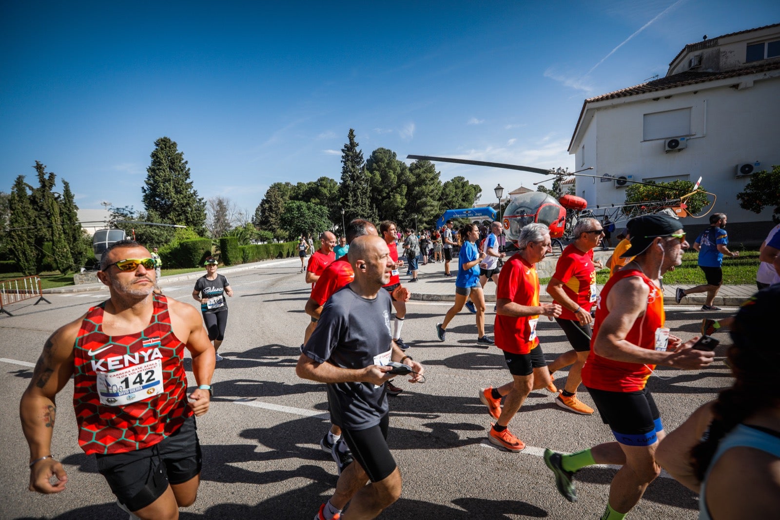Así se ha desarrollado la segunda carrera de 'Los Volantones', celebrada con motivo de los actos del centenario de la base