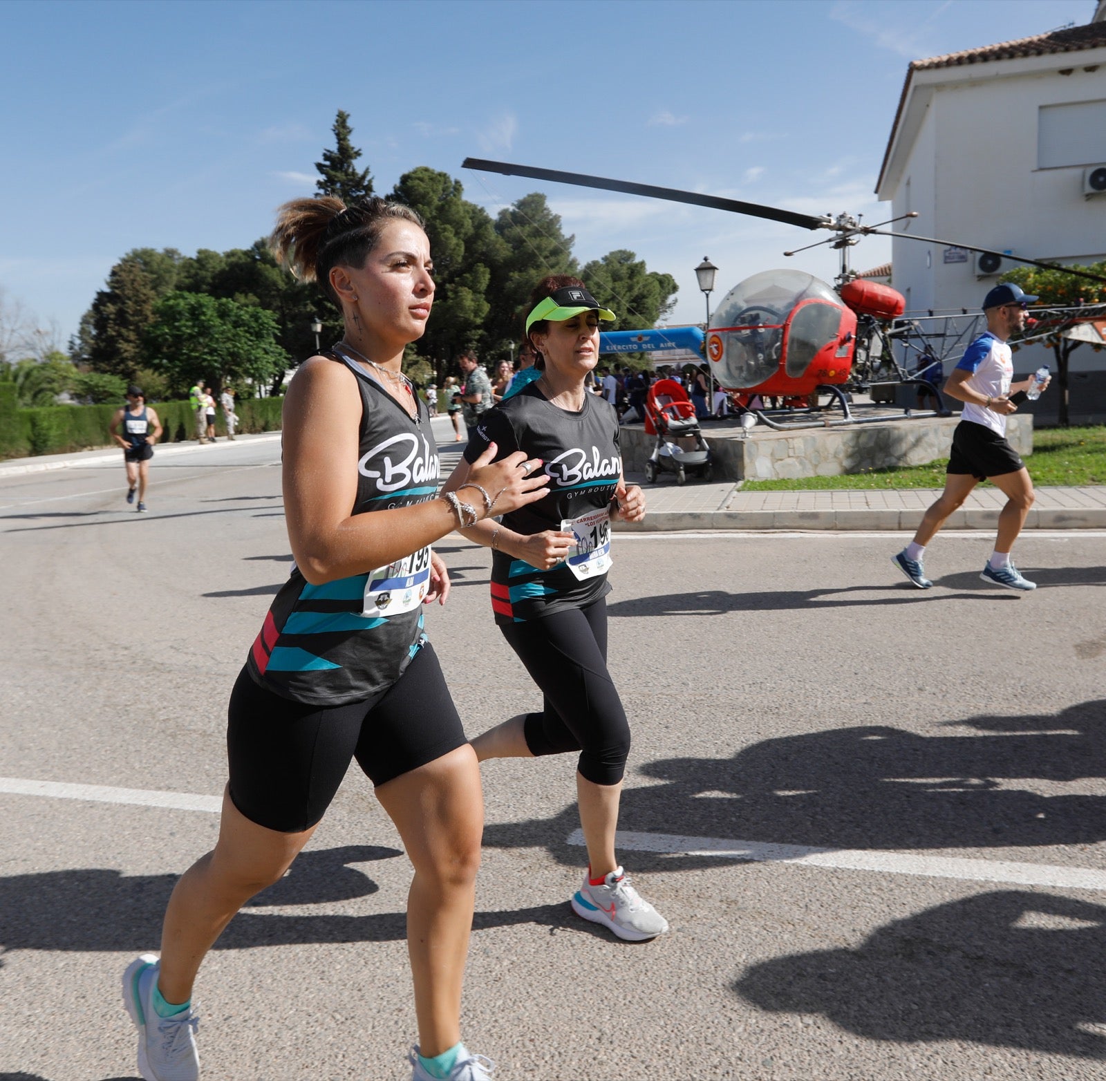 Así se ha desarrollado la segunda carrera de 'Los Volantones', celebrada con motivo de los actos del centenario de la base