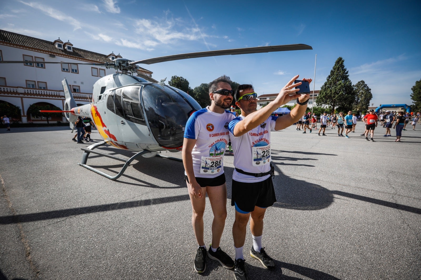 Así se ha desarrollado la segunda carrera de 'Los Volantones', celebrada con motivo de los actos del centenario de la base