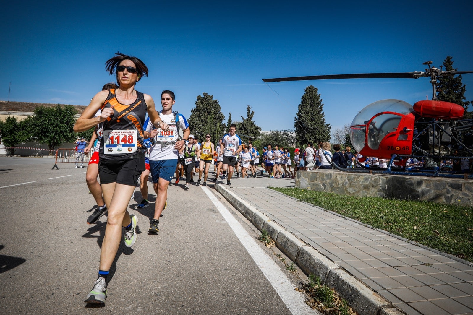 Así se ha desarrollado la segunda carrera de 'Los Volantones', celebrada con motivo de los actos del centenario de la base