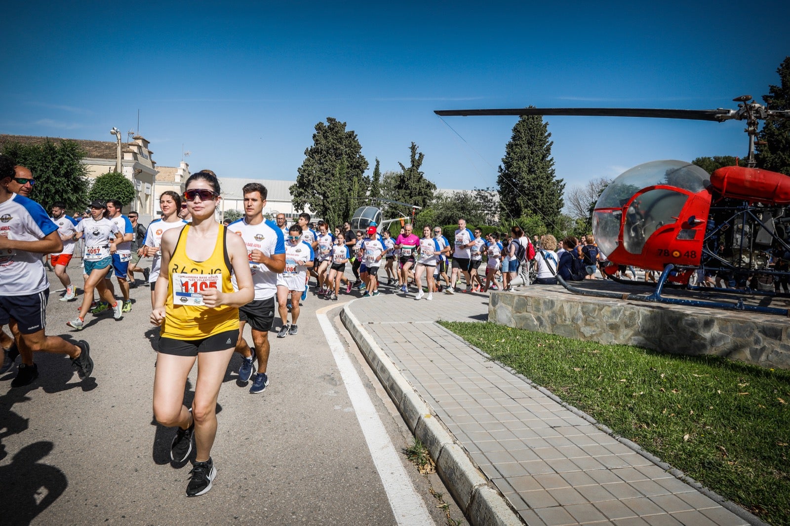 Así se ha desarrollado la segunda carrera de 'Los Volantones', celebrada con motivo de los actos del centenario de la base