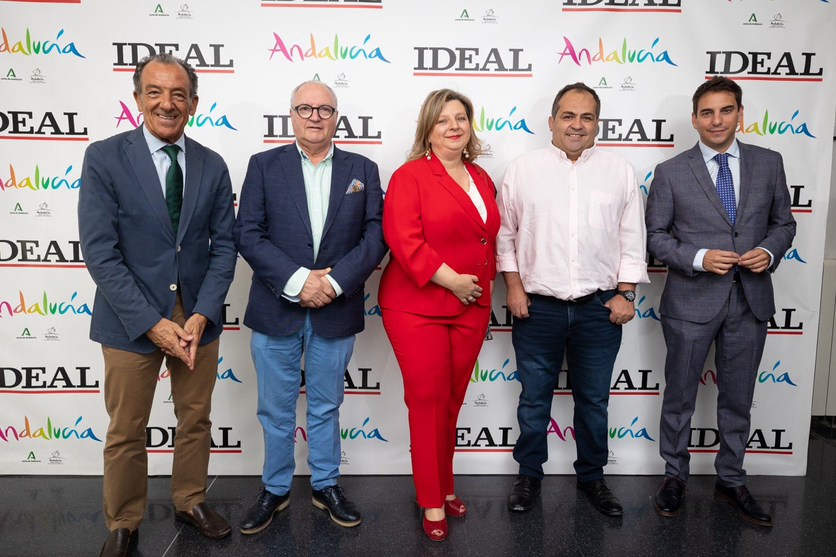 Se ha reconocido a lo mejor del sector granadino en cinco categorías: Mejor Hotel, Mejor Cocinero, Mejor Alojamiento Rural, Mejor Taberna y Mejor Restaurante