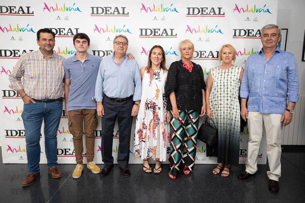 Se ha reconocido a lo mejor del sector granadino en cinco categorías: Mejor Hotel, Mejor Cocinero, Mejor Alojamiento Rural, Mejor Taberna y Mejor Restaurante