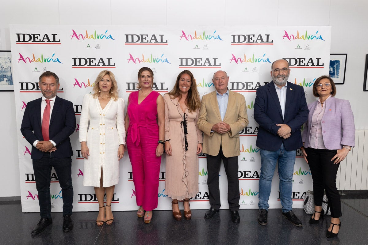 Se ha reconocido a lo mejor del sector granadino en cinco categorías: Mejor Hotel, Mejor Cocinero, Mejor Alojamiento Rural, Mejor Taberna y Mejor Restaurante