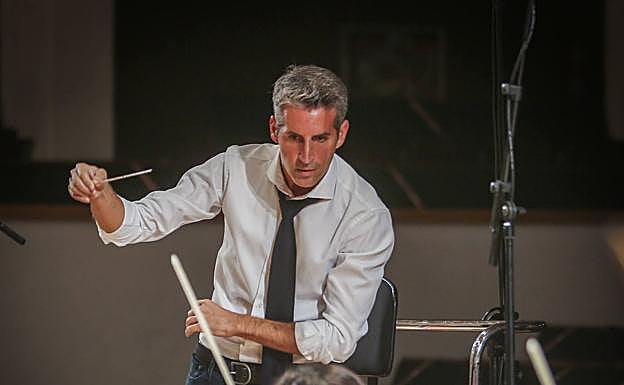 Lucas Macías se subirá a la tarima en seis programas esta temporada.