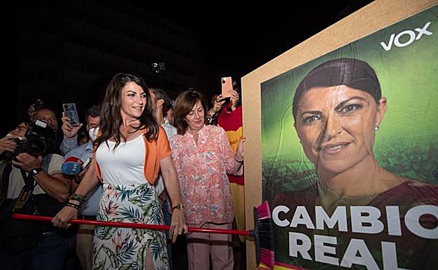 Olona asegura que el 19-J «podemos cambiar el rumbo por completo de Andalucía y España»