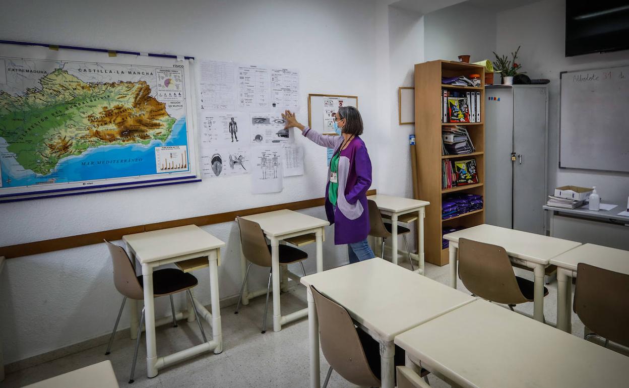 luminada Madrid es profesora en la Prisión de Albolote desde hace siete cursos.