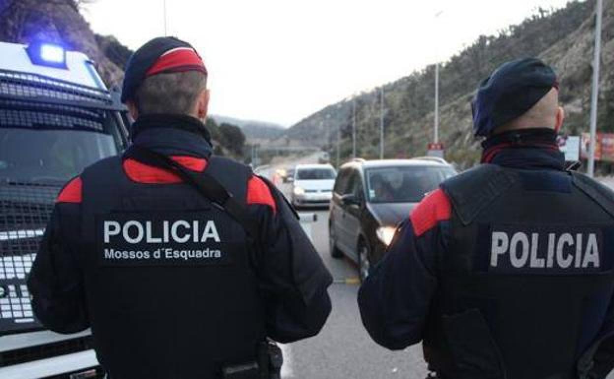 Mueren dos presuntos ladrones al saltar desde un puente de la AP-7