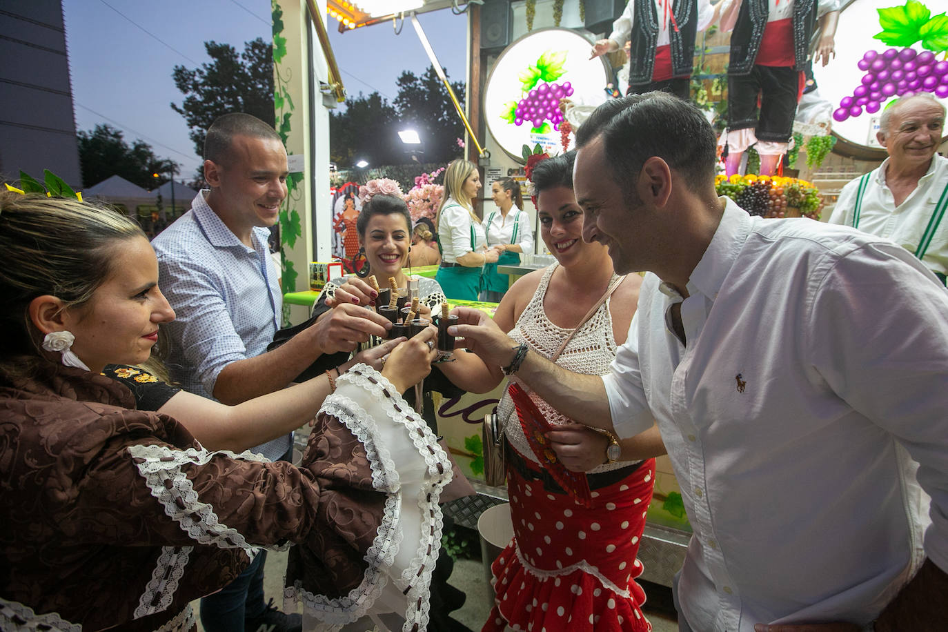 Los granadinos aprovecharon la disminución del calor para disfrutar del ferial