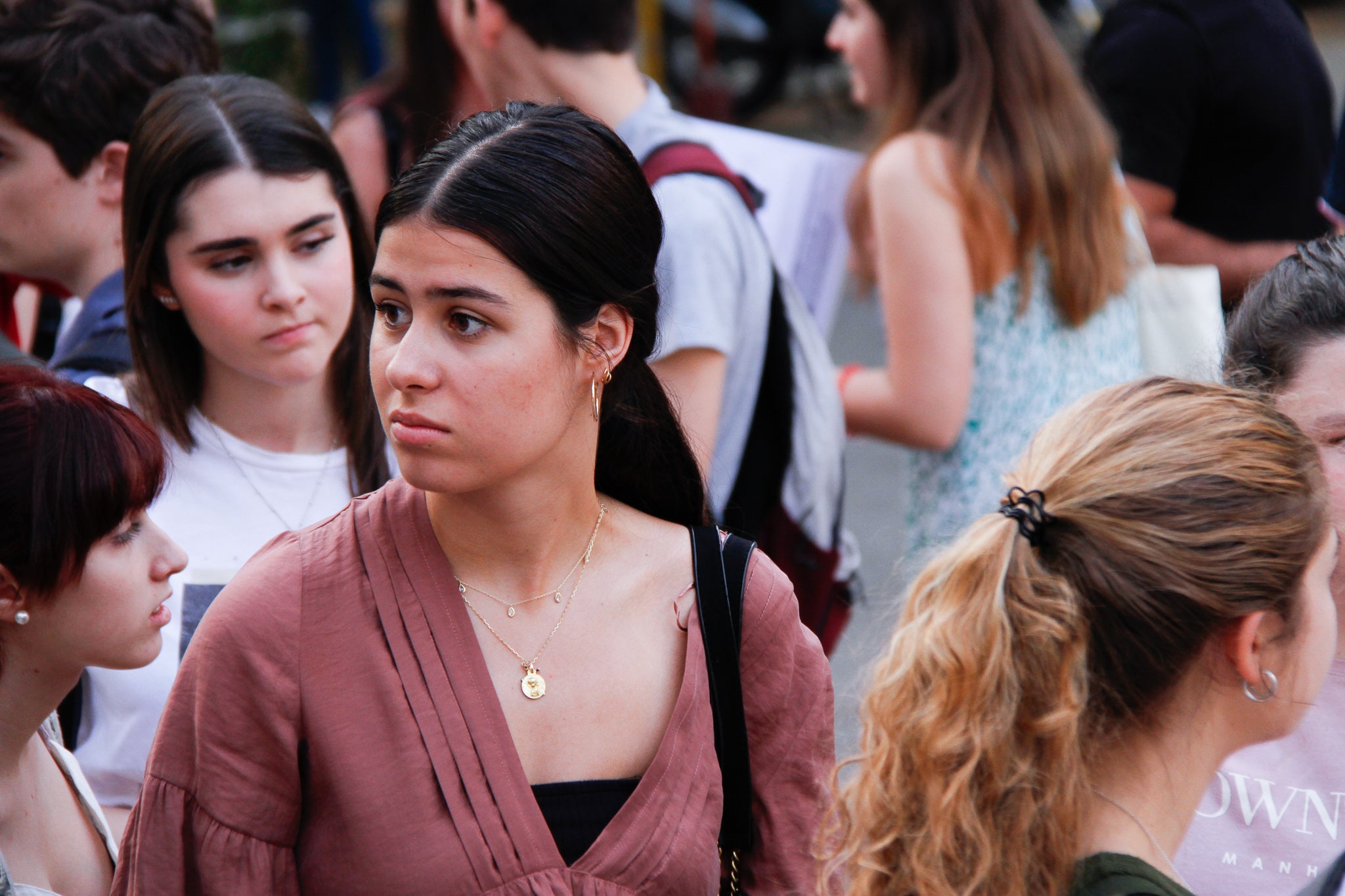 Estudiantes entran a la prueba de Selectividad en Granada