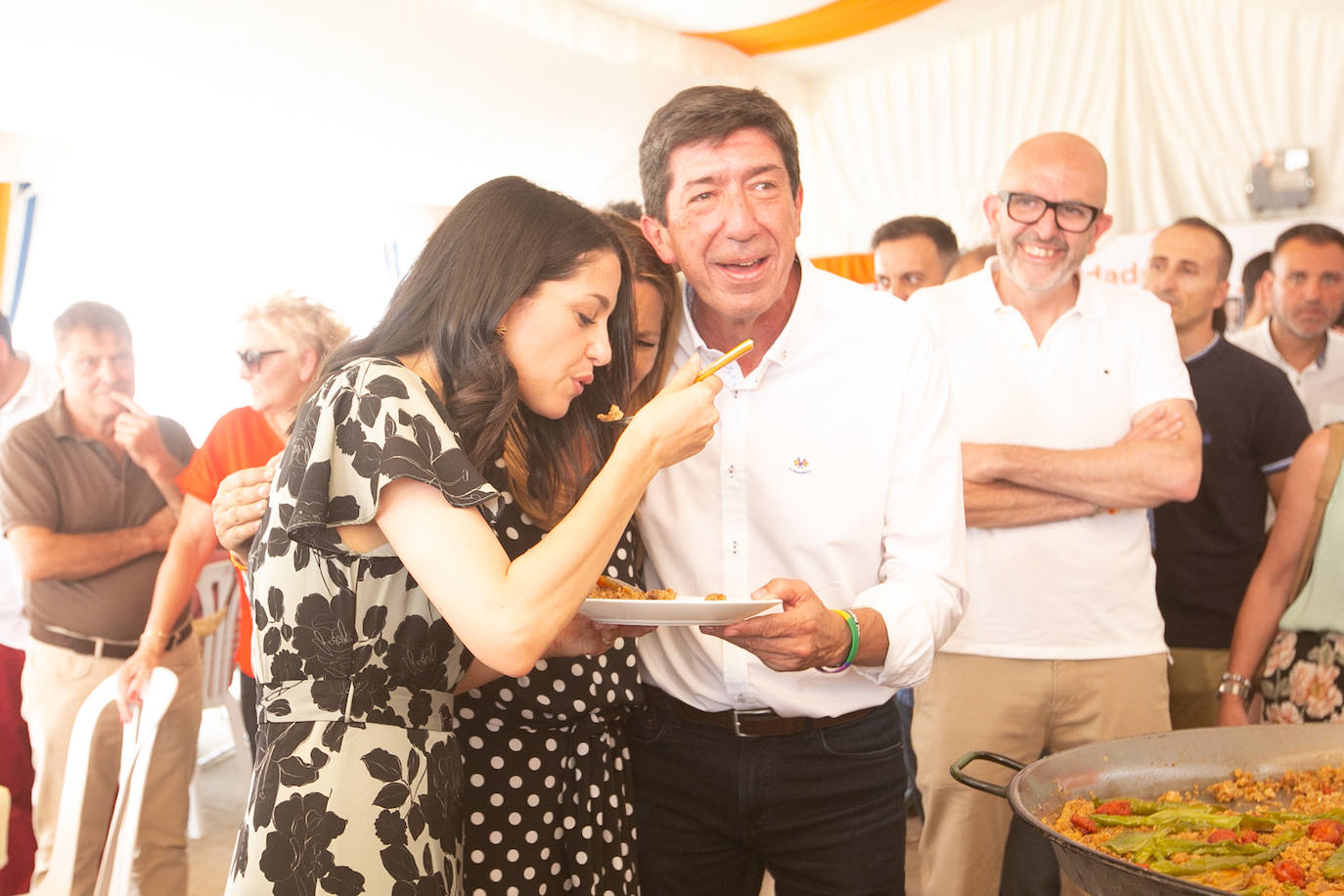 Tanto PP como Ciudadanos han hecho campaña en el Ferial de Almanjáyar, con Juanma Moreno, Marifrán Carazo, Francisco Rodríguez por un lado, y Juan Marín, Inés Arrimadas y Concha Insúa por otro