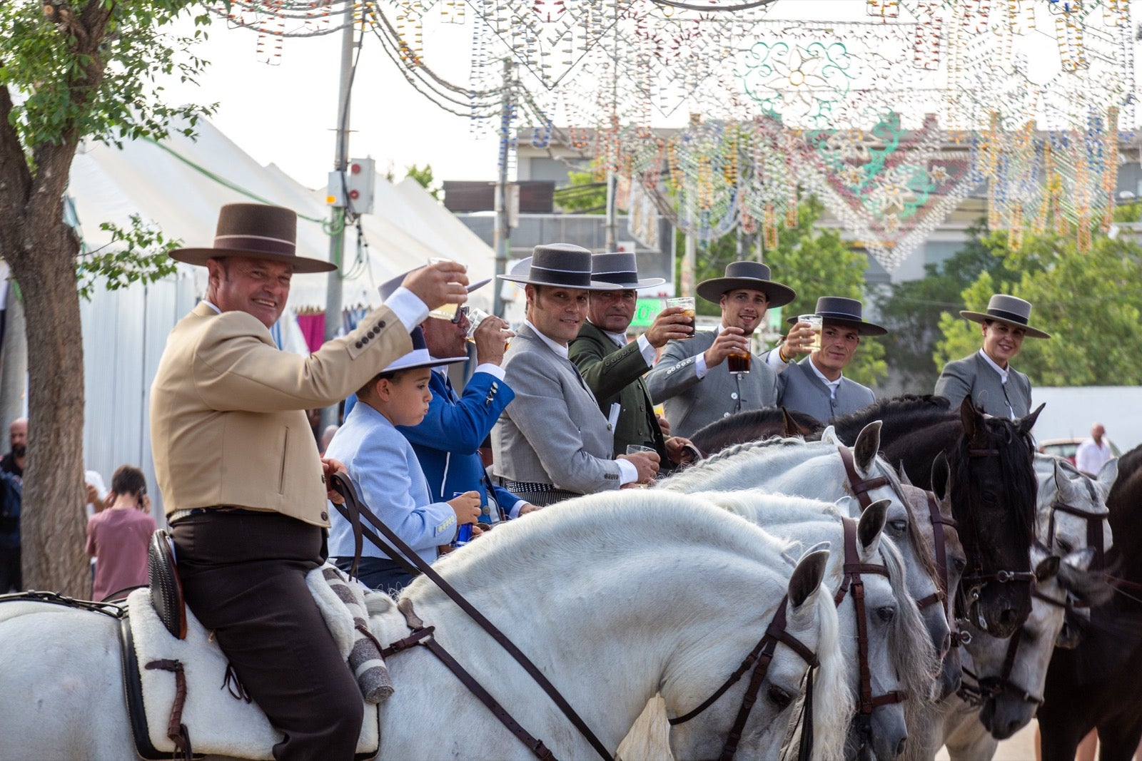 Brindis a caballo por la Fería de Graná.